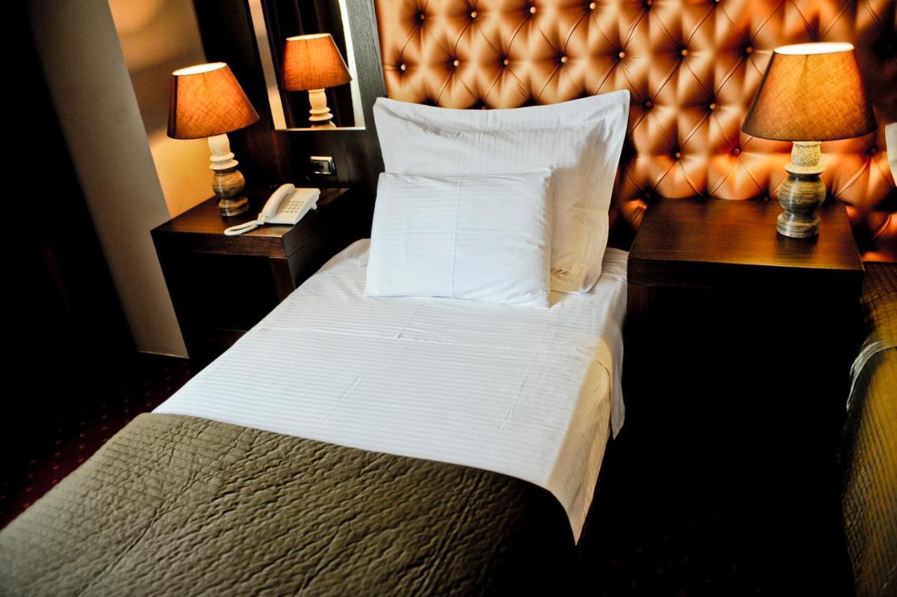 Hotel Doro City Tirana Kültér fotó