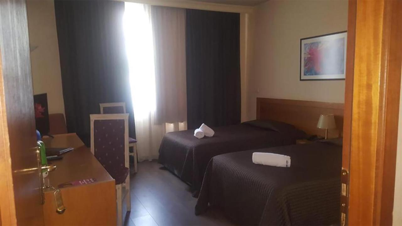 Hotel Doro City Tirana Kültér fotó