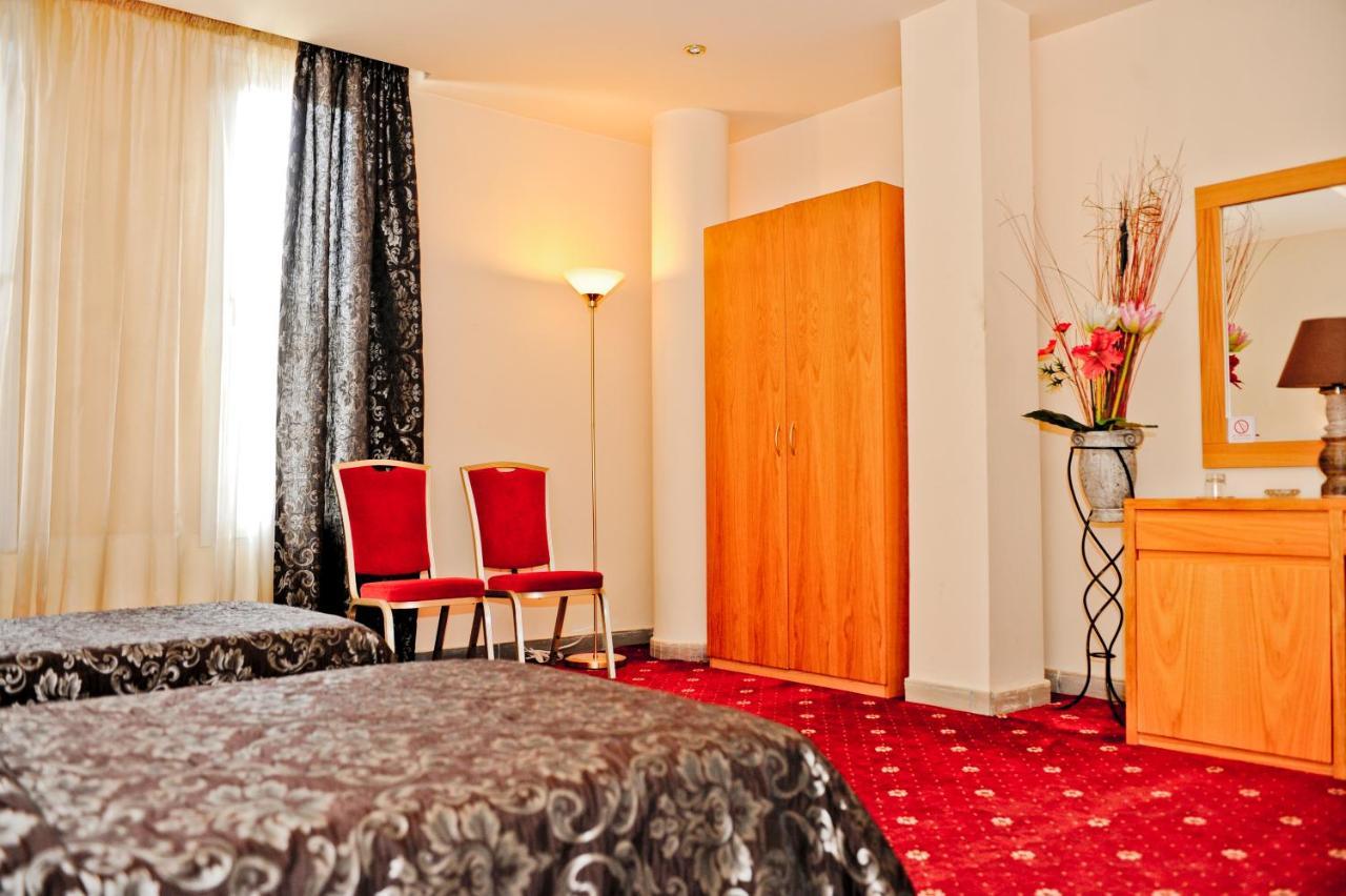 Hotel Doro City Tirana Kültér fotó