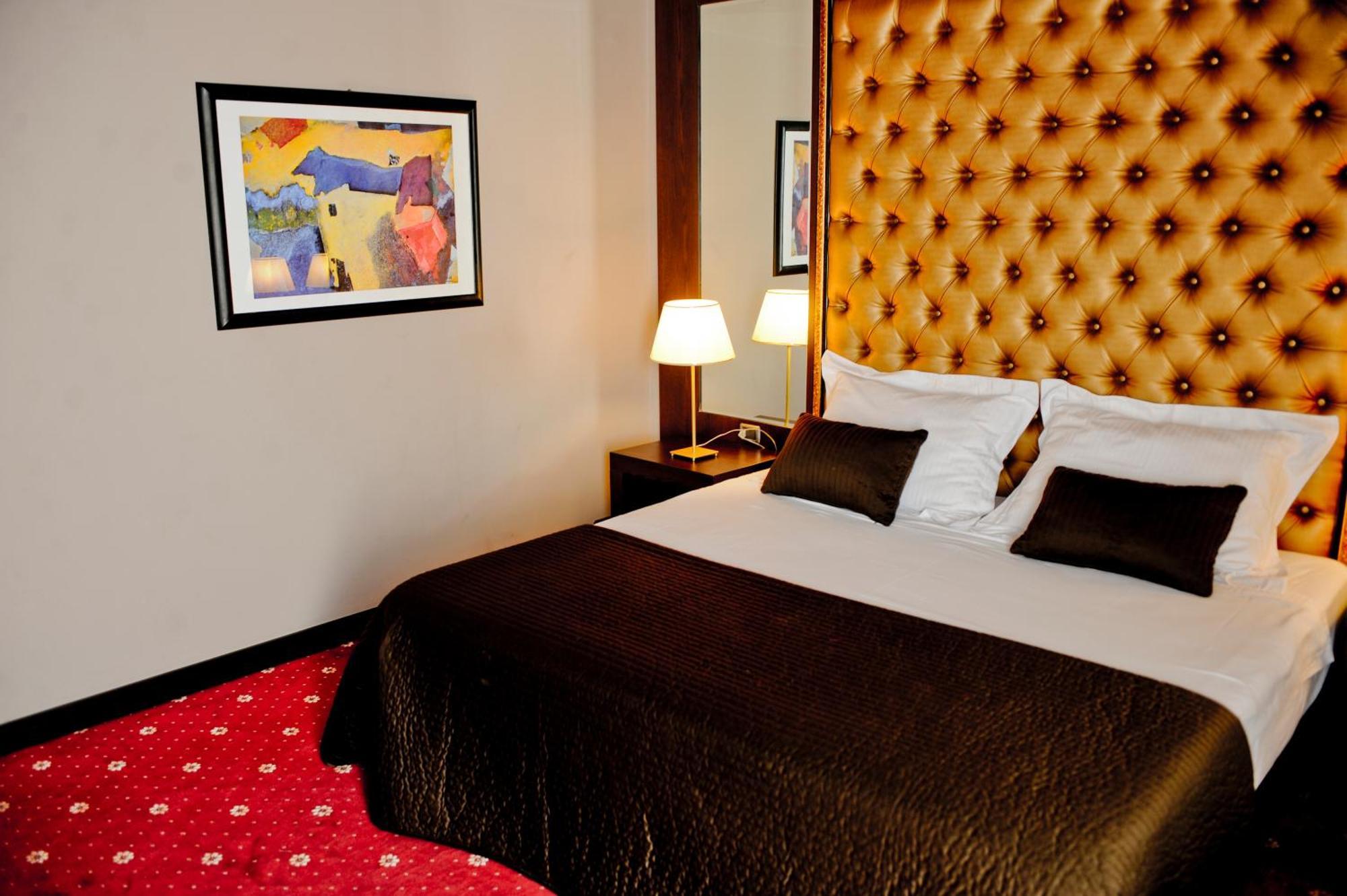 Hotel Doro City Tirana Kültér fotó