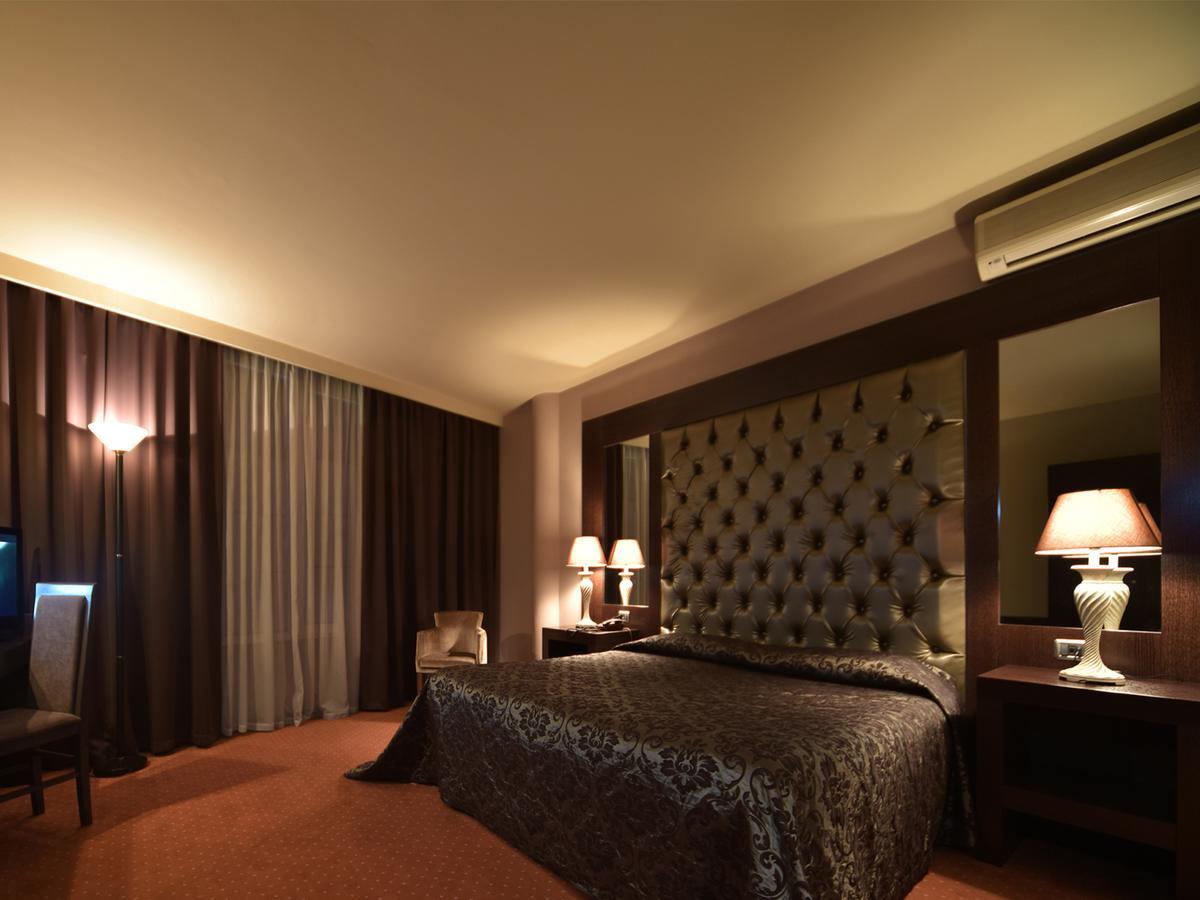 Hotel Doro City Tirana Kültér fotó