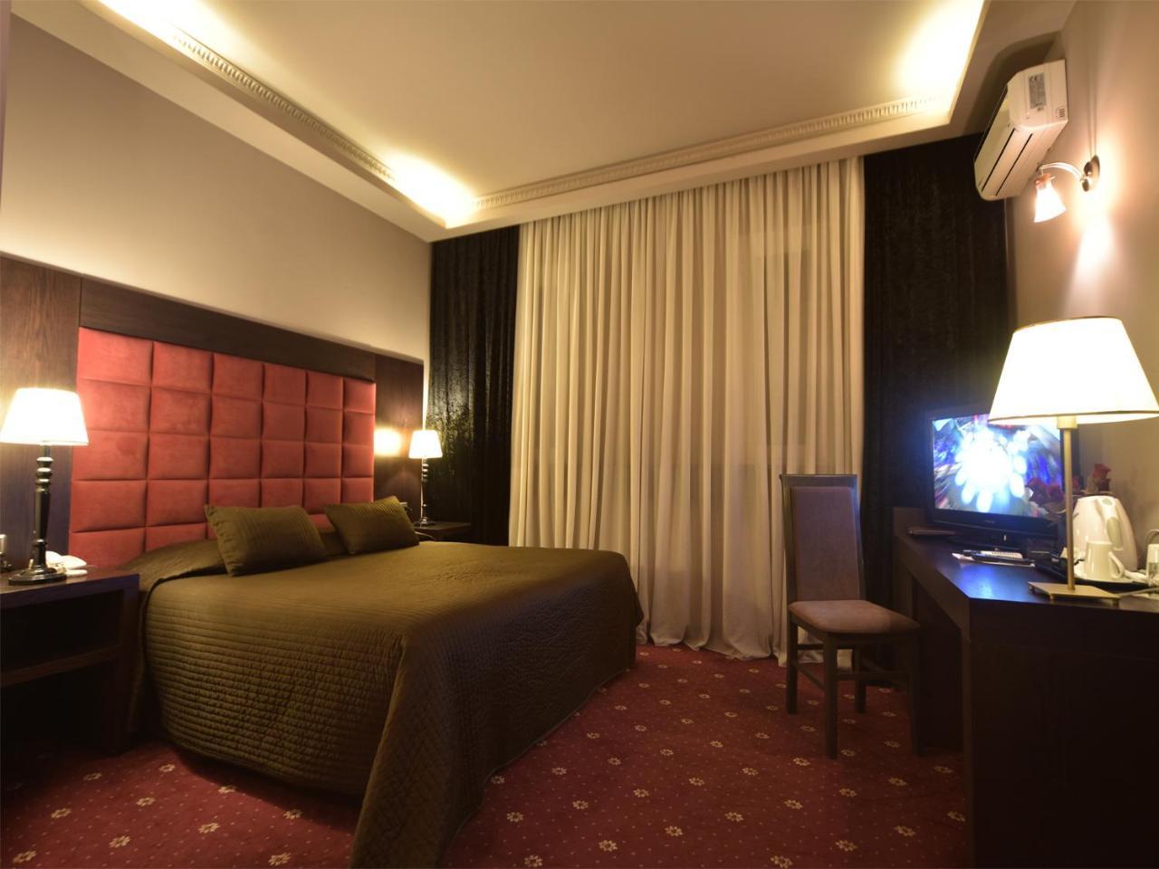 Hotel Doro City Tirana Kültér fotó