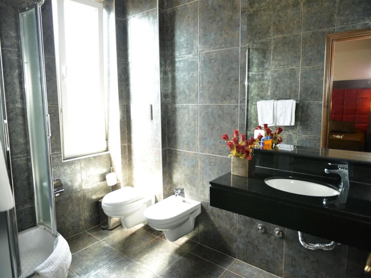Hotel Doro City Tirana Kültér fotó